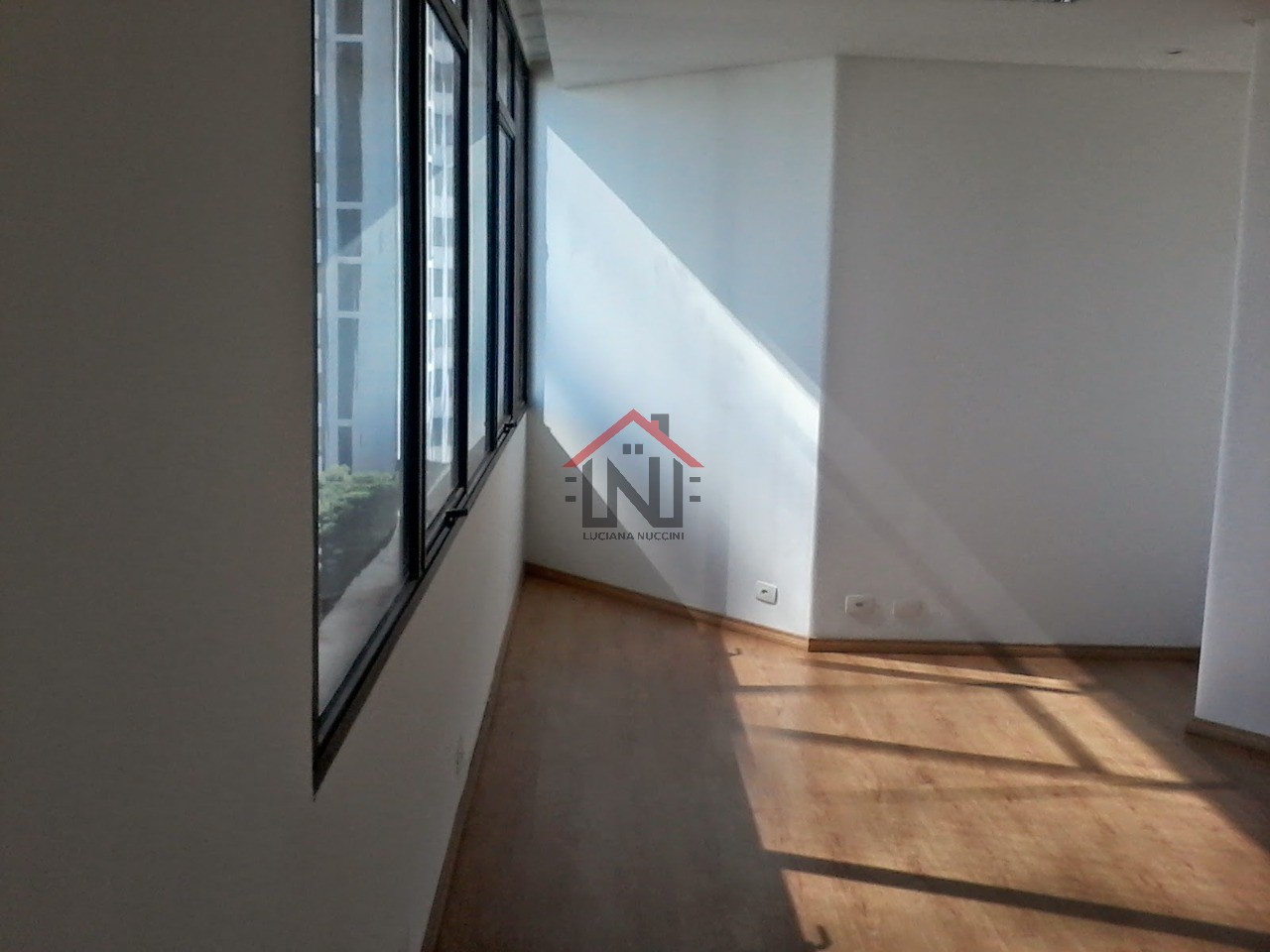 Conjunto Comercial de Alto Padrão para Locação em São Paulo-SP, Cidade Monções: 1 Sala, 1 Banheiro, 2 Vagas, 139,57 m²Área.