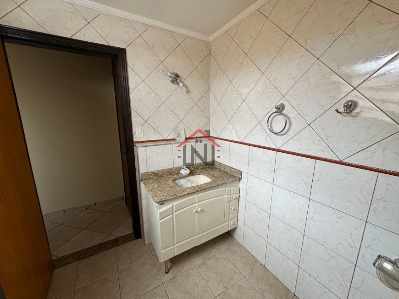 Casa à Venda em São Paulo-SP, Bela Vista: 3 Quartos, 1 Sala, 2 Banheiros, 1 Vaga de Garagem, 131m². Venha conhecer!