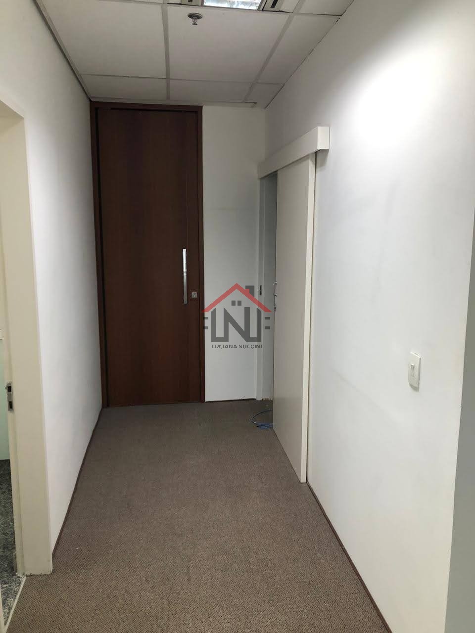 Conjunto Comercial para Locação na Cidade Monções, São Paulo-SP: 1 Sala, 1 Banheiro, 10 Vagas de Garagem, 330,73m².