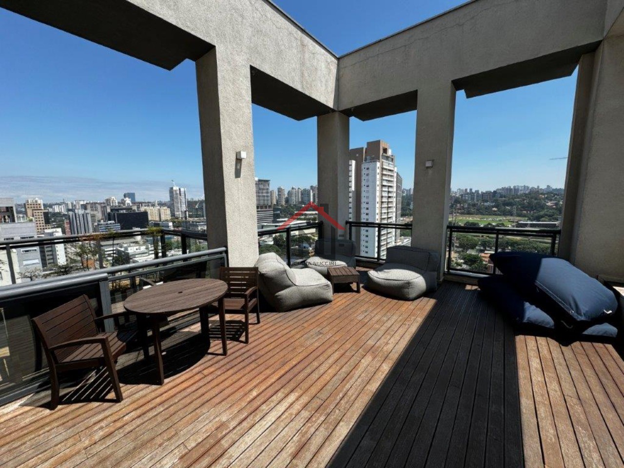 Aluguel de Apartamento de Luxo na Chácara Santo Antônio, São Paulo - 1 quarto, 1 banheiro, 2 vagas de garagem, 77m².