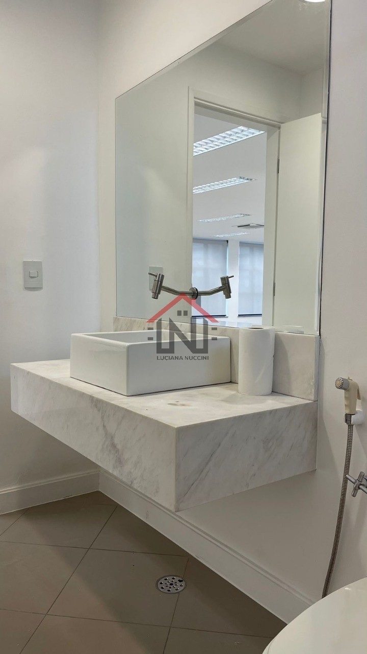 Conjunto Comercial à Venda ou Locação no Brooklin Paulista, São Paulo - 140m², 1 Sala, 1 Banheiro e 3 Vagas de Garagem