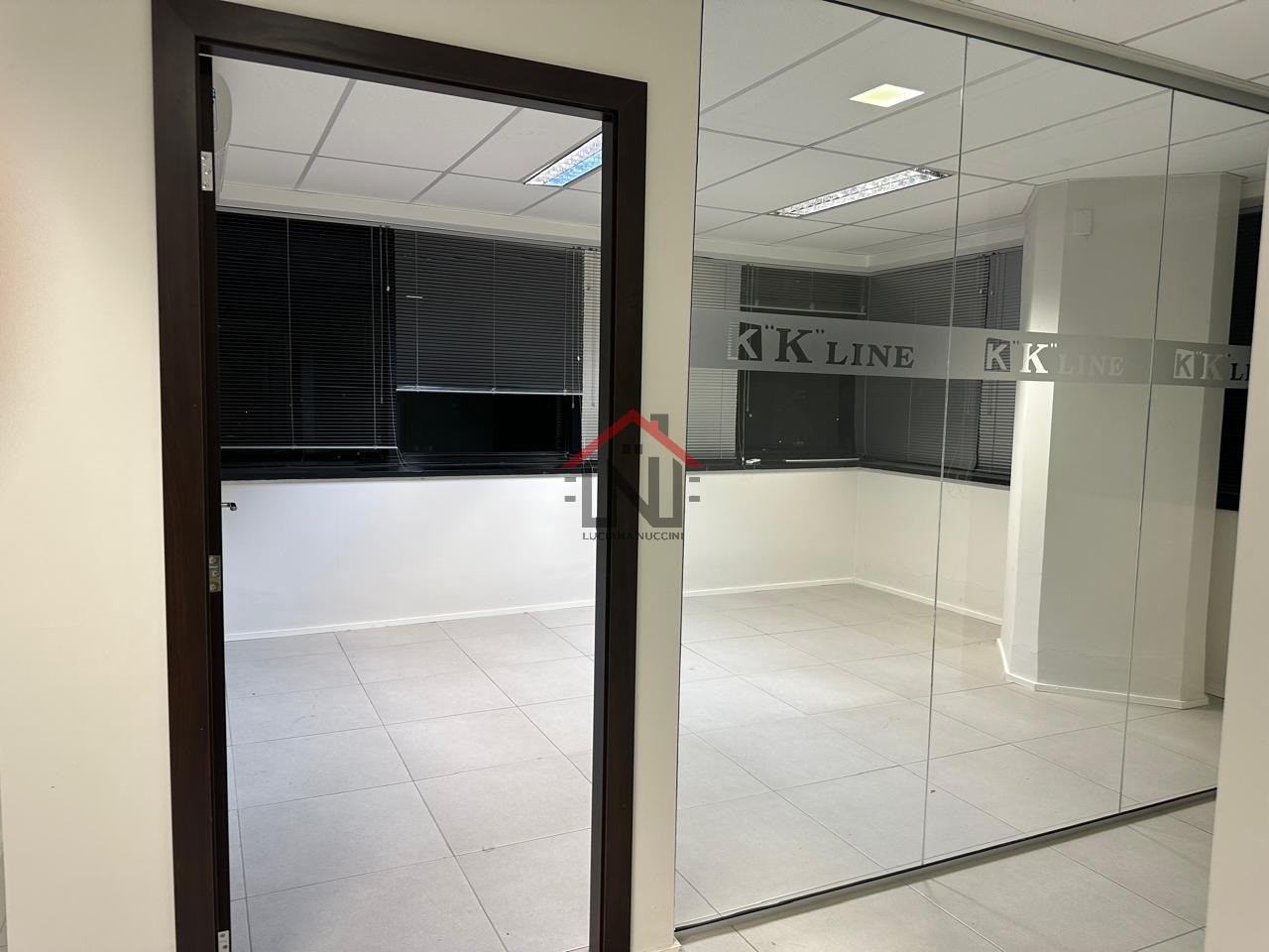Conjunto Comercial de Alto Padrão na Bela Vista, São Paulo-SP: 1 sala, 1 banheiro, 6 vagas, 404m² de Área!