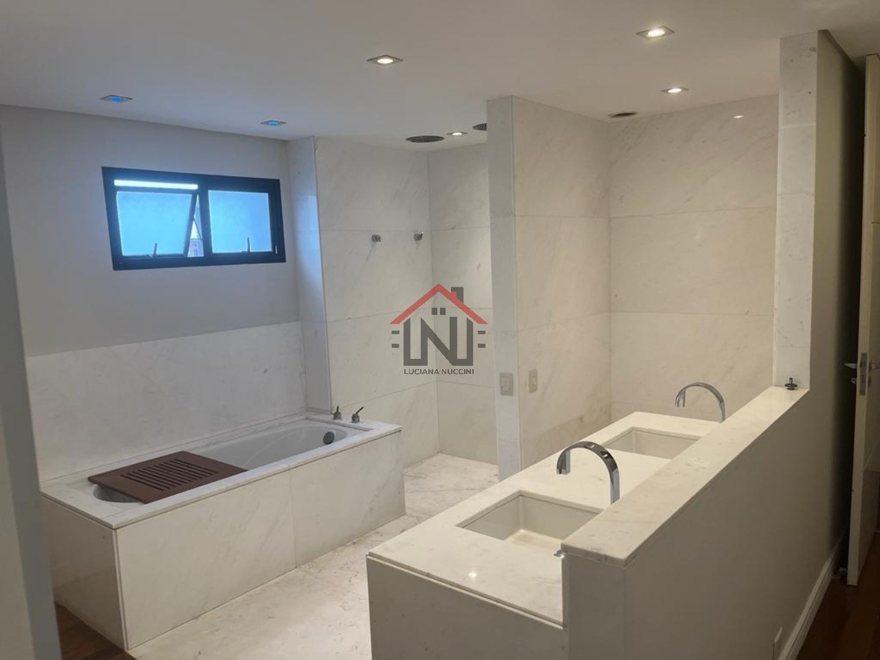 Imperdível! Apartamento à venda em São Paulo-SP, Jardim Morumbi - 4 quartos, 3 suítes, 4 banheiros, 4 vagas, 192m².