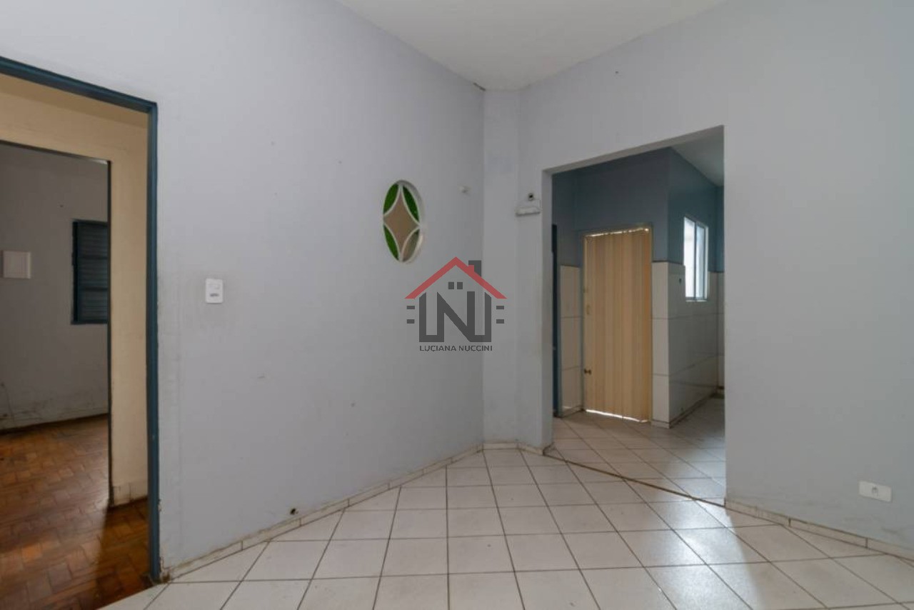 Casa à venda em Perdizes, São Paulo-SP: 3 quartos, 2 quintais, 2 banheiros, 3 vagas, 400m² de área. Aproveite!