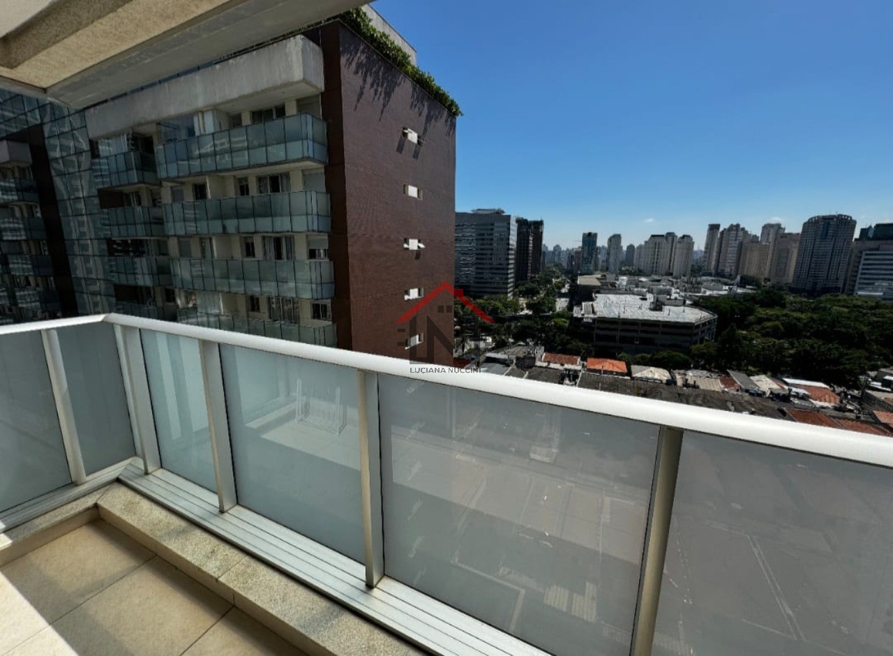 Studio de luxo em condomínio exclusivo em Santo Amaro, São Paulo - 1 quarto, 1 banheiro, 1 vaga - 33m² de elegância!