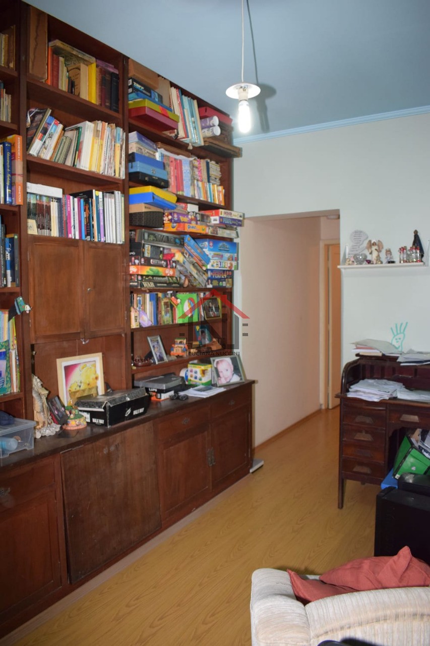 Imóvel Exclusivo à Venda em São Paulo-SP: Casa de 3 Quartos, 1 Suíte, 2 Salas e 2 Vagas de Garagem em Mirandópolis