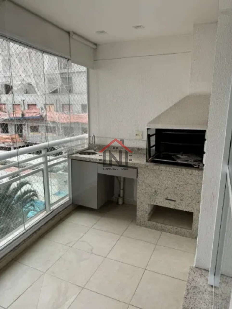 Apartamento à venda em Pinheiros, São Paulo-SP: 3 quartos, 1 suíte, 2 salas, 4 banheiros, 2 vagas de garagem, 100m² de área.