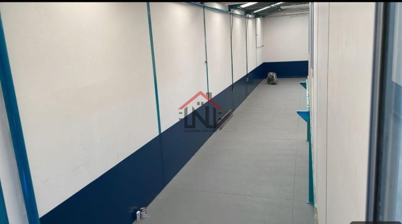 Galpão industrial para locação em São Paulo-SP, Vila Carioca: 1 sala, 4 banheiros, 2 vagas de garagem, 329m². Aproveite!