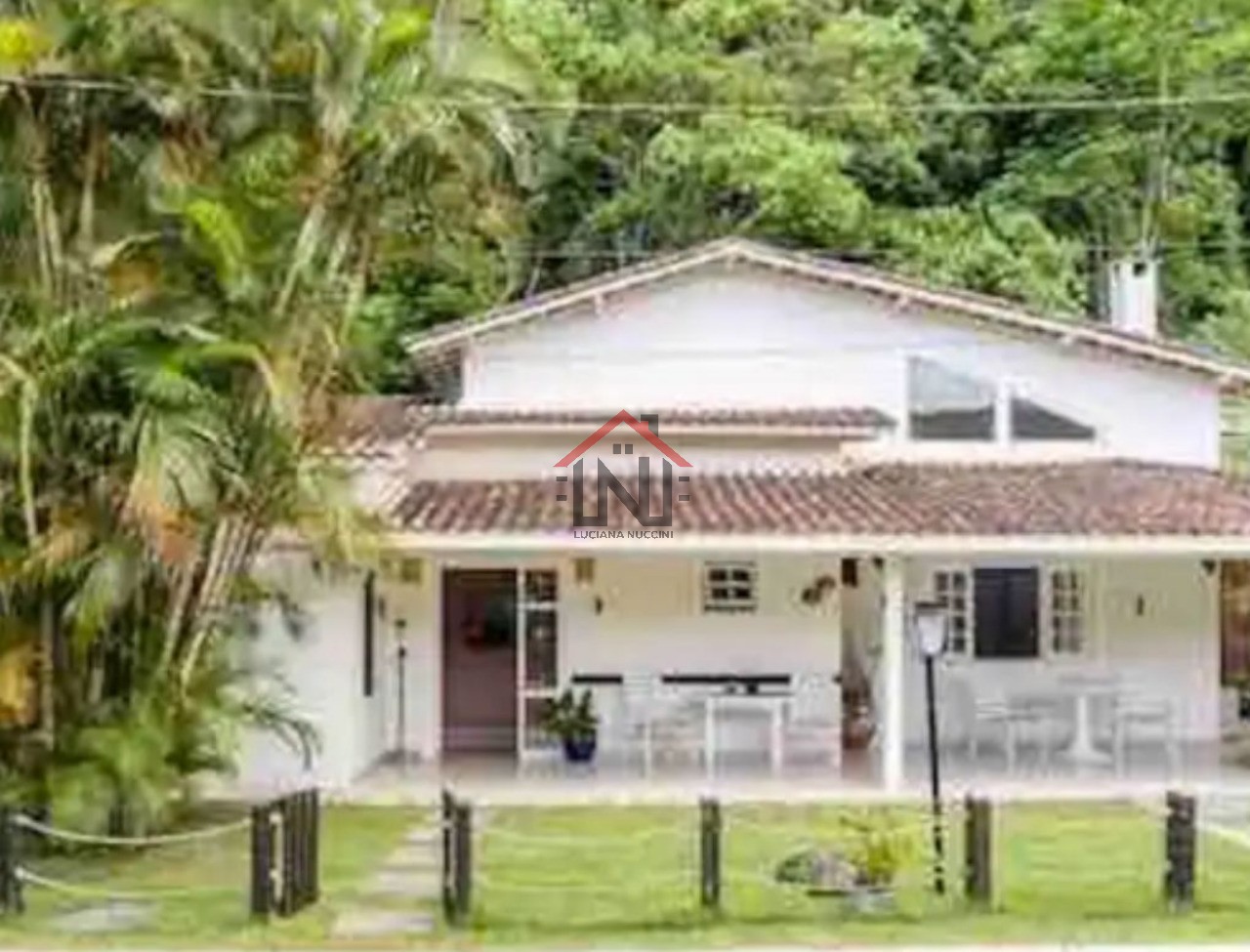 Casa à venda em São Sebastião-SP, bairro Paúba: 3 quartos, 1 sala, 2 banheiros, 240,00 m² de área.