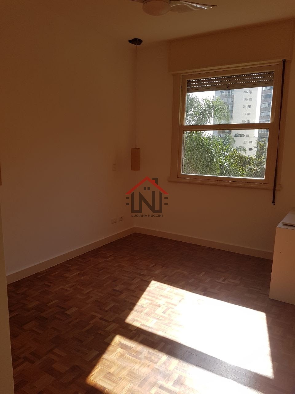 Apartamento à venda em São Paulo-SP no Jardim Paulista com 2 quartos, 1 suíte, 1 sala, 1 banheiro e 75m² de área.