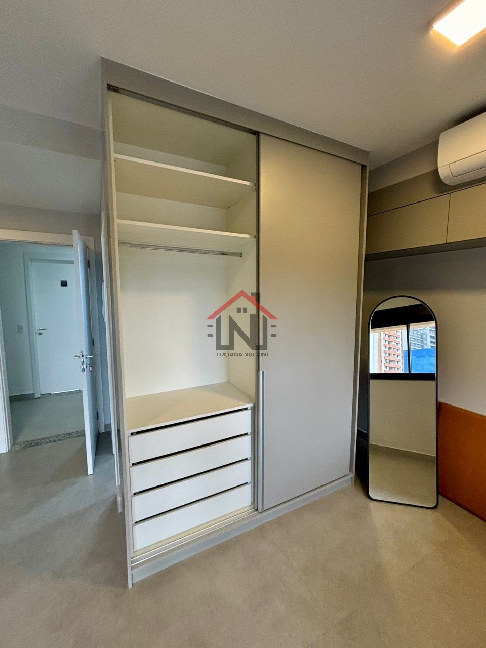 Studio para locação no Jardim das Acácias, São Paulo-SP: 1 quarto, 1 banheiro, 28m² de área. Encontre seu espaço perfeito!