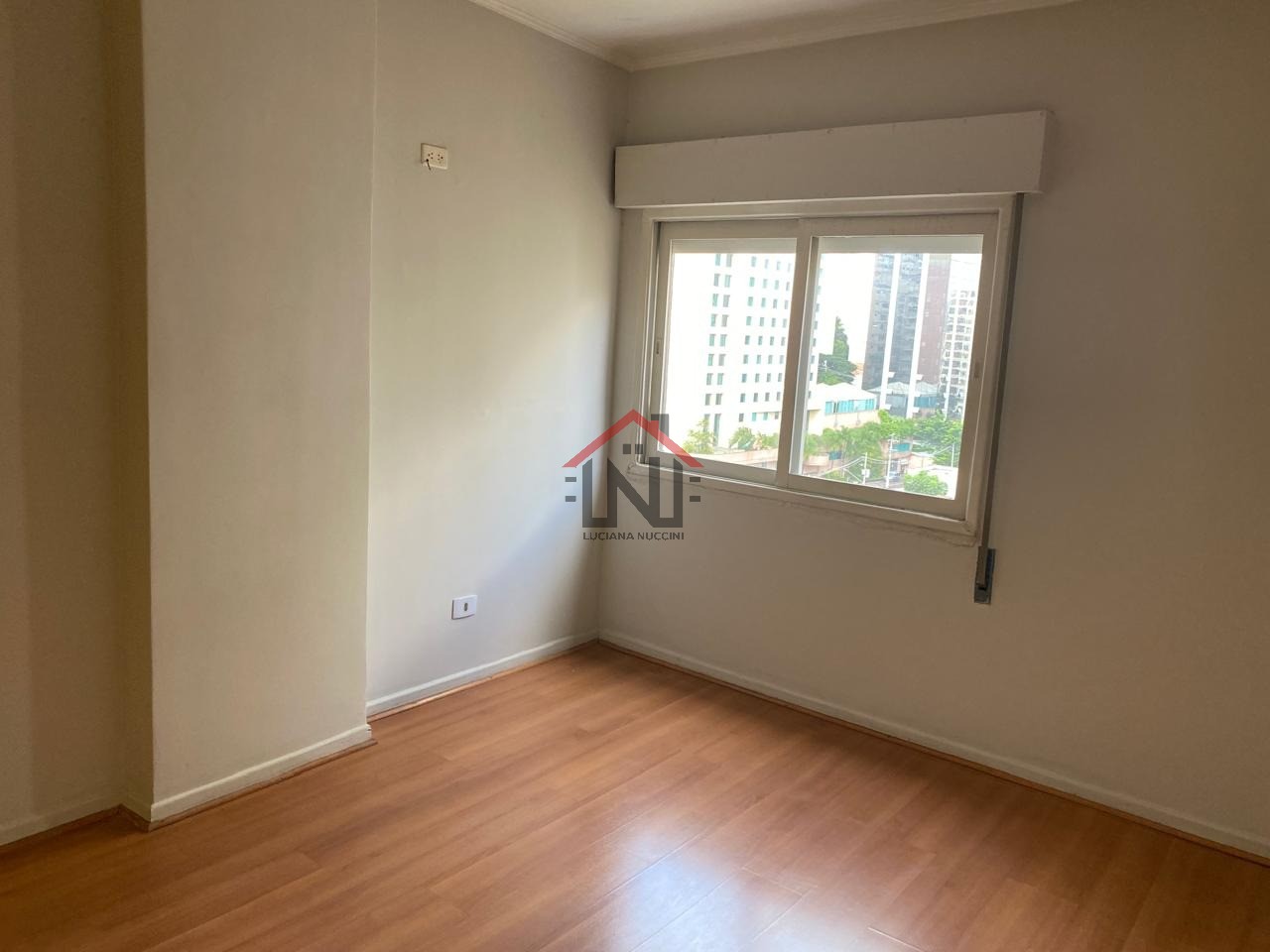Apartamento no Jardim Paulista, São Paulo-SP: 2 quartos, sala, banheiro e vaga de garagem!