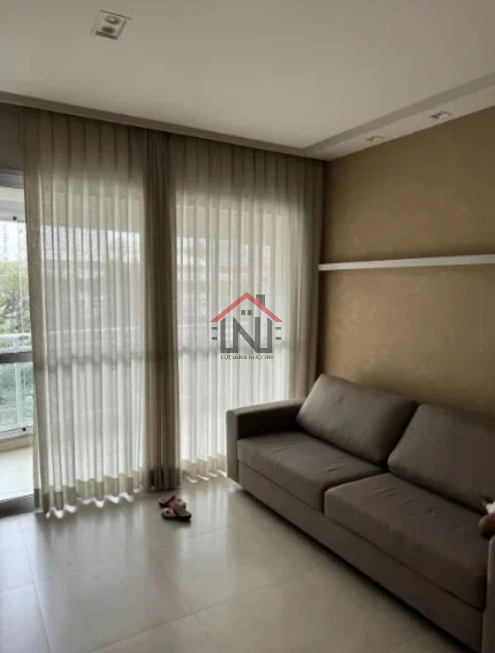Apartamento à venda em Pinheiros, São Paulo-SP: 3 quartos, 1 suíte, 2 salas, 4 banheiros, 2 vagas de garagem, 100m² de área.
