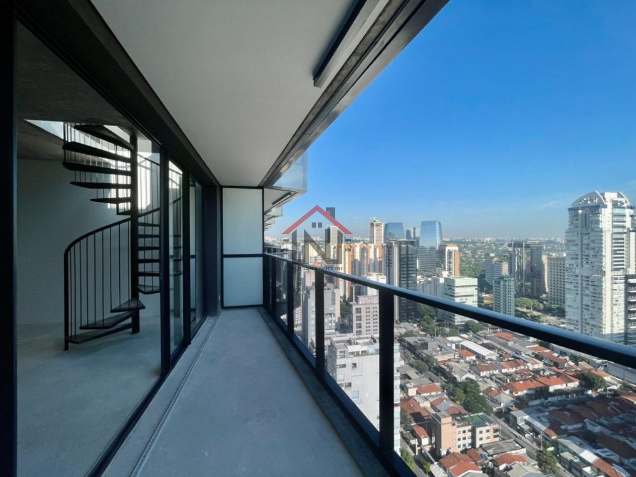 Apartamento à venda na Vila Olímpia, São Paulo-SP: 1 quarto, 1 suíte, 1 sala, 2 banheiros, 1 vaga, 74m²!