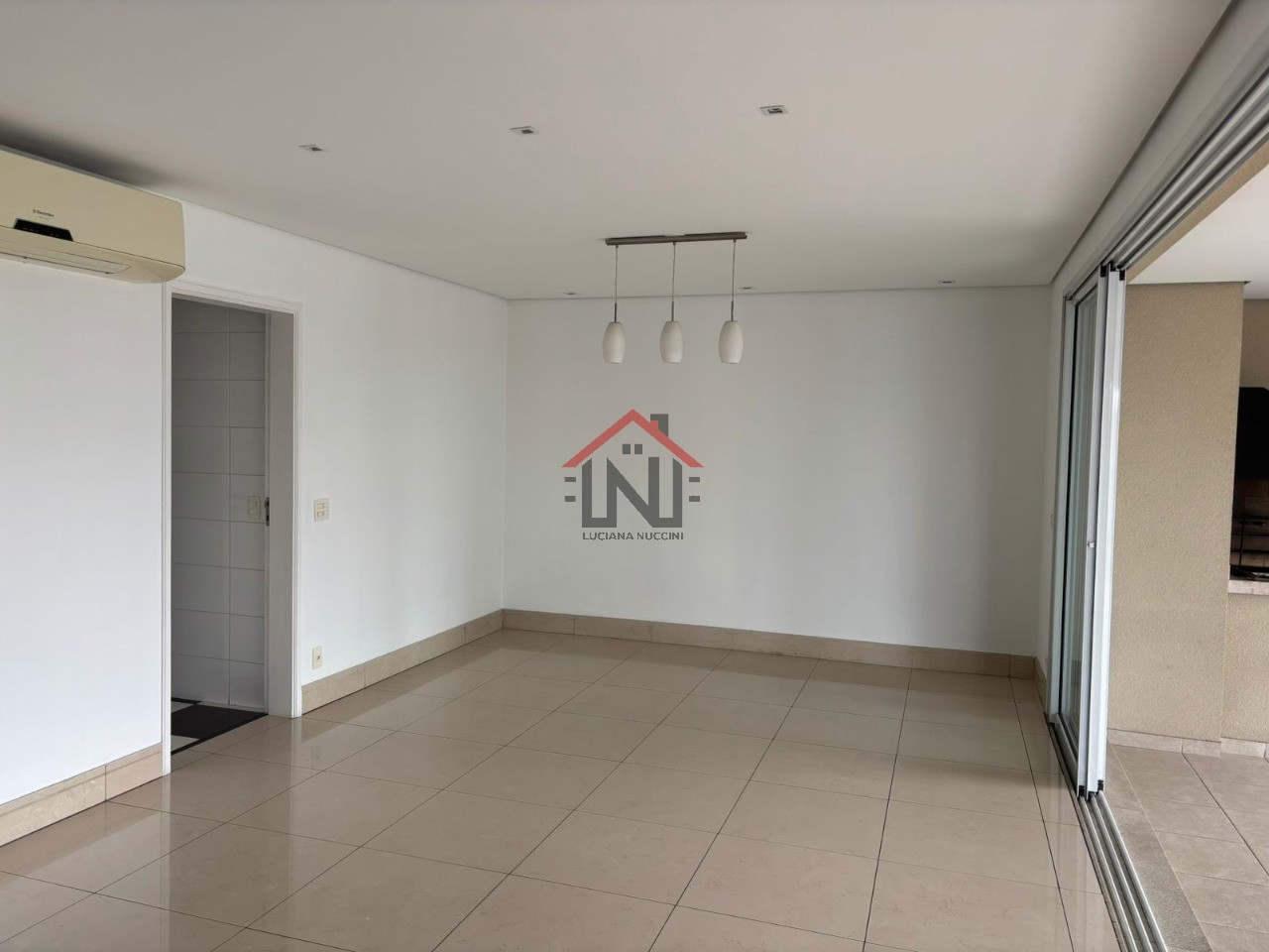 Apartamento Industrial de Luxo no Campo Belo - 4 Quartos, 4 Suítes, 6 Banheiros, 4 Vagas, 223m² - Venda ou Locação em SP