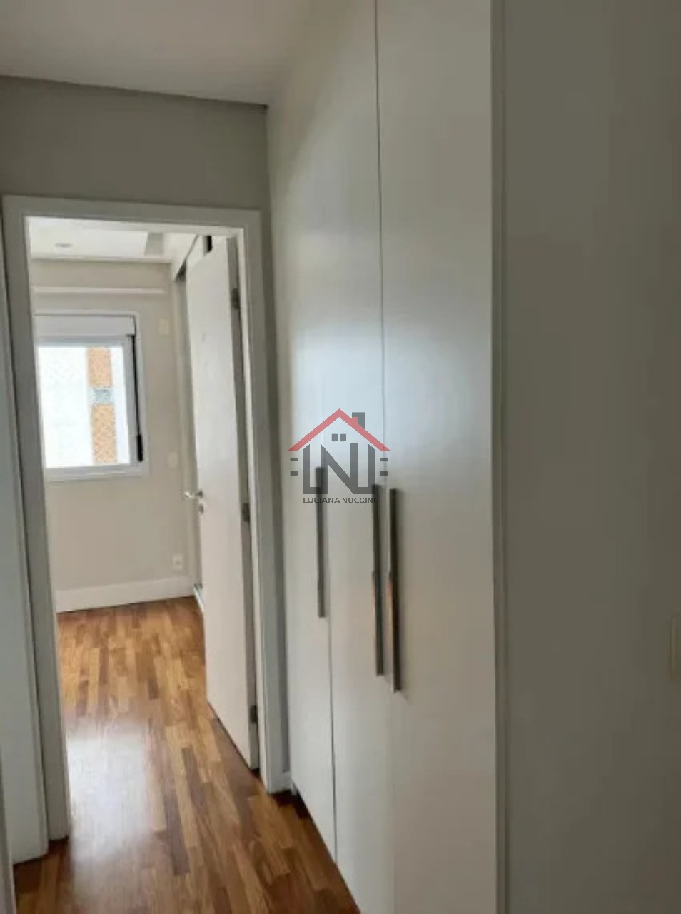 Apartamento à venda em Pinheiros, São Paulo-SP: 3 quartos, 1 suíte, 2 salas, 4 banheiros, 2 vagas de garagem, 100m² de área.
