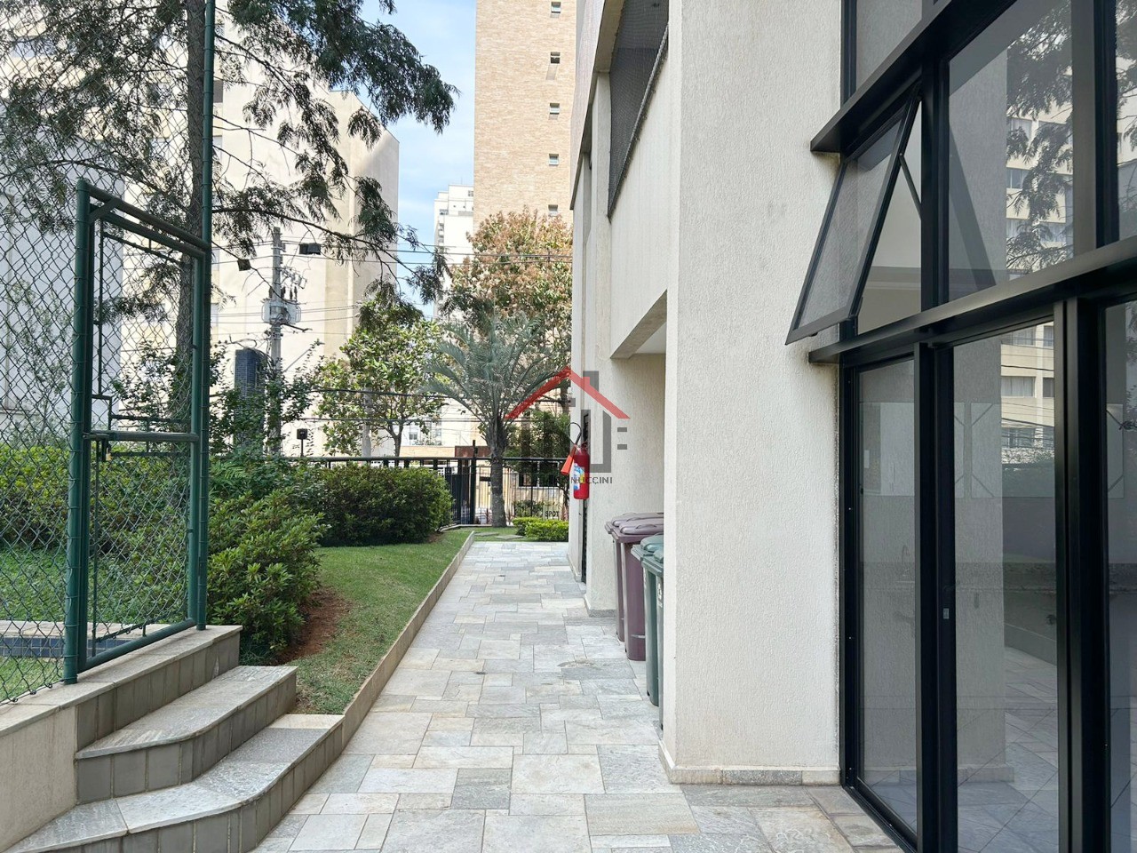 Apartamento para locação na Vila Mariana, São Paulo-SP: 1 quarto, 1 banheiro, 1 vaga, 45m² de área. Venha conferir!