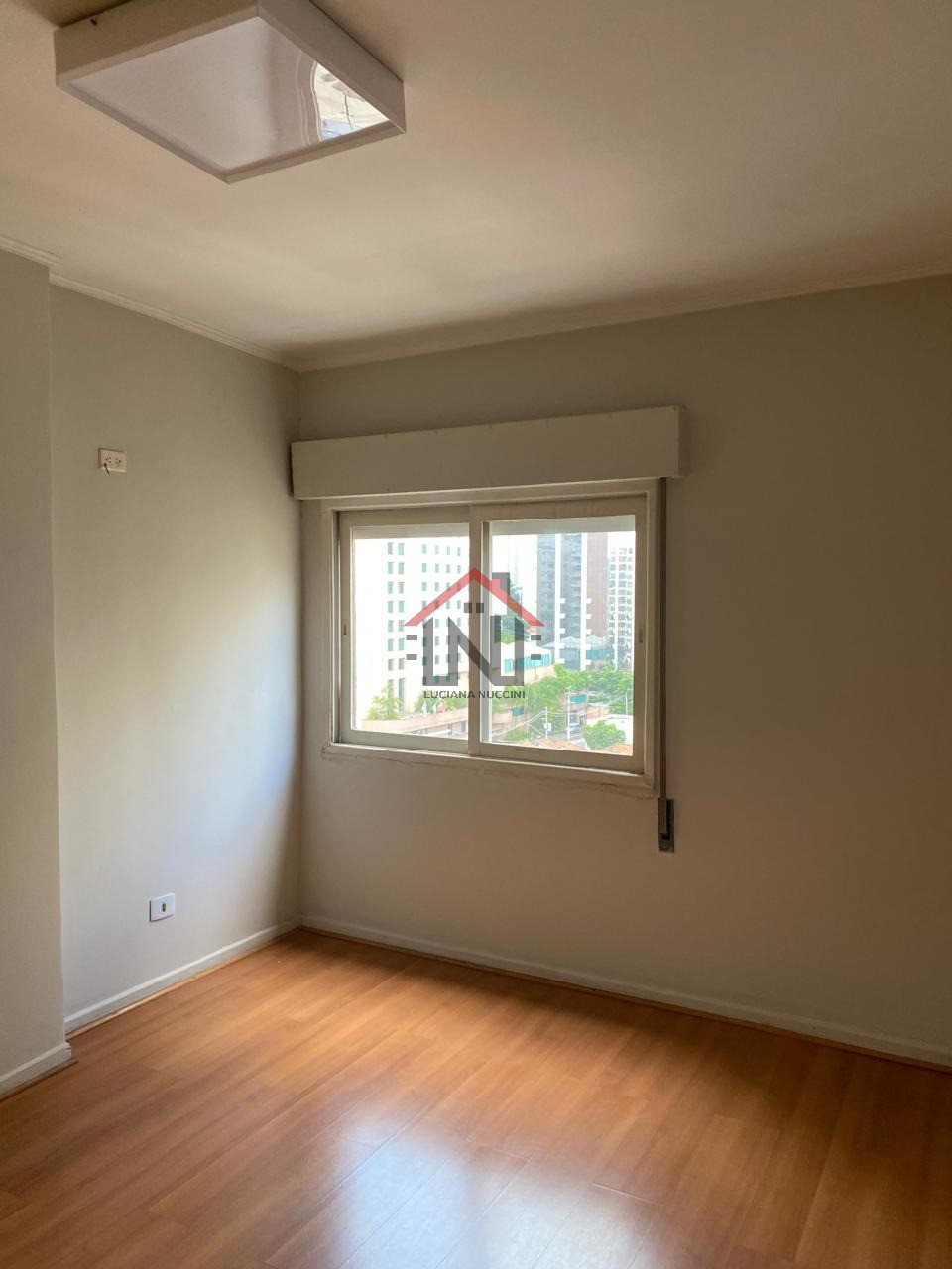 Apartamento no Jardim Paulista, São Paulo-SP: 2 quartos, sala, banheiro e vaga de garagem!