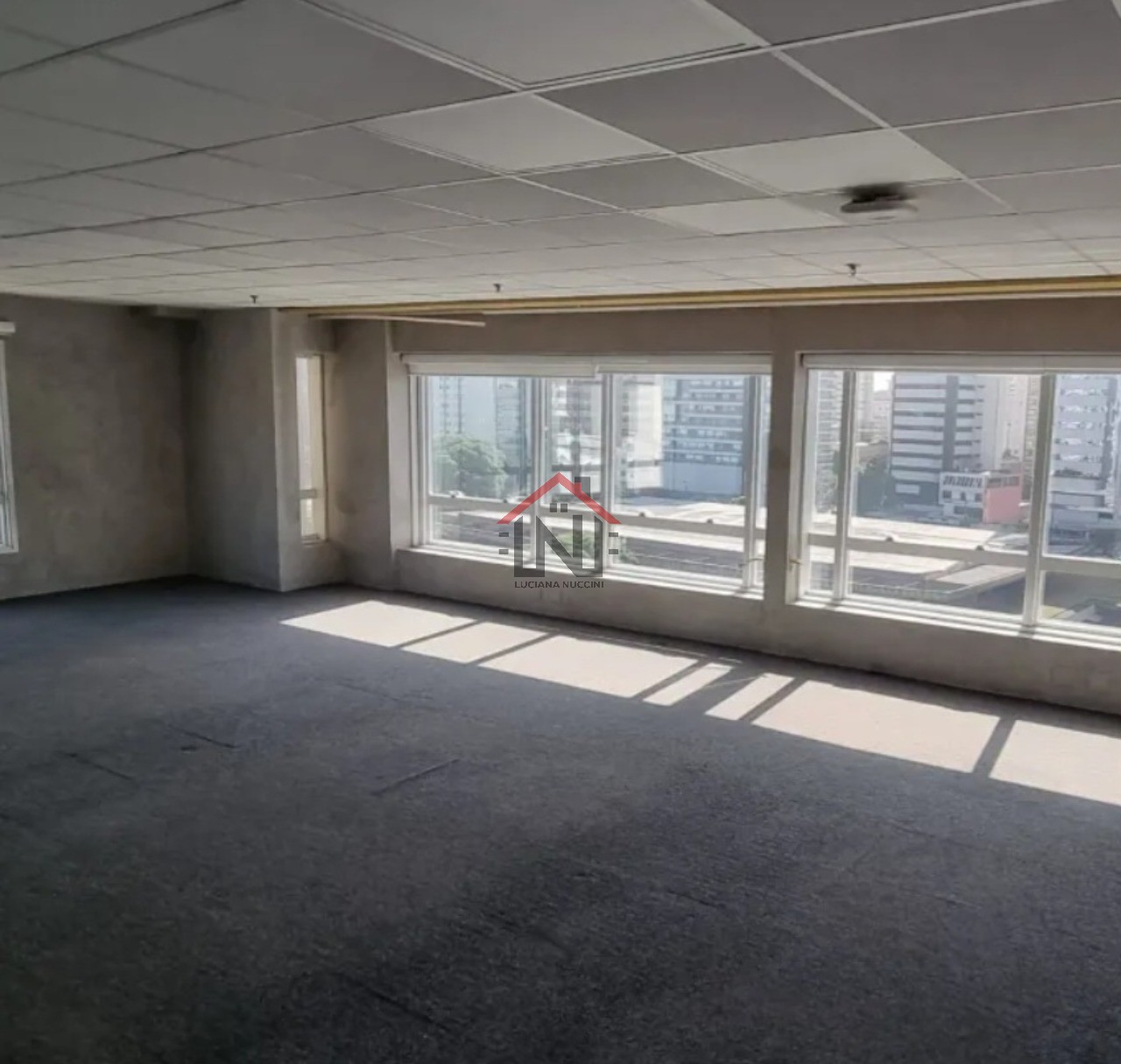 Excelente Conjunto Comercial para Locação na Bela Vista, São Paulo - 110m², 1 Sala, 3 Banheiros e 2 Vagas de Garagem!