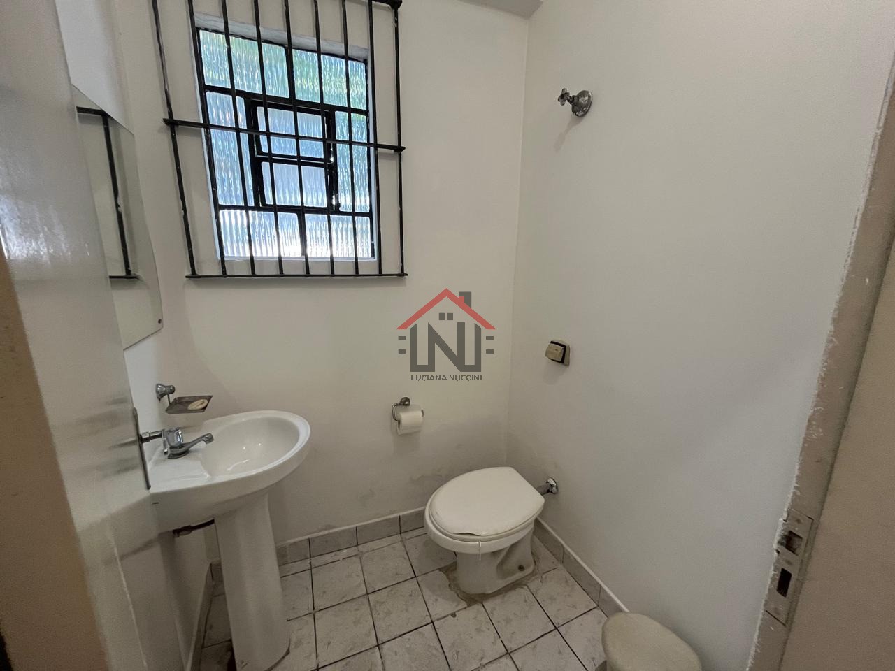 Galpão Comercial de Alto Padrão para Locação na Vila Prudente, São Paulo-SP: 4 Salas, 4 Banheiros, 689,00 m² de Área.