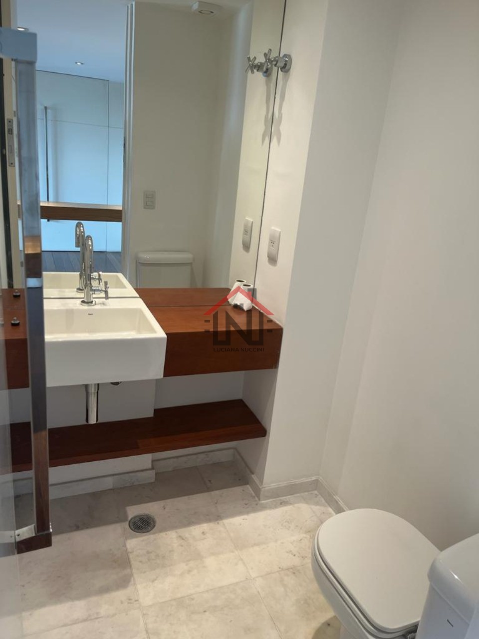Imperdível oportunidade: apartamento de alto padrão com 3 su