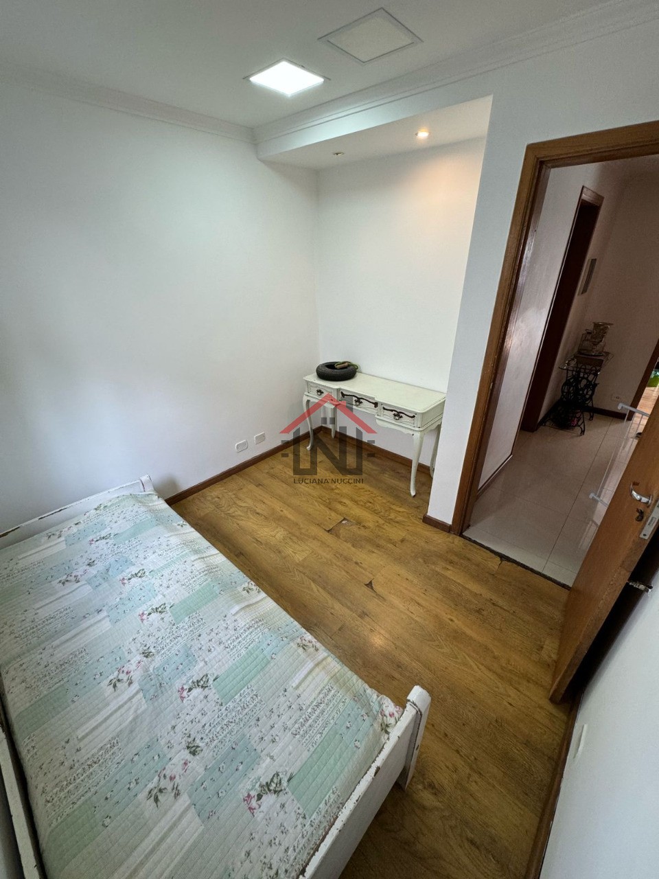 Imperdível Casa à Venda em Santo Amaro - São Paulo-SP: 4 Quartos, 2 Suítes, 1 Sala, 4 Banheiros, 2 Vagas de Garagem. Confira!