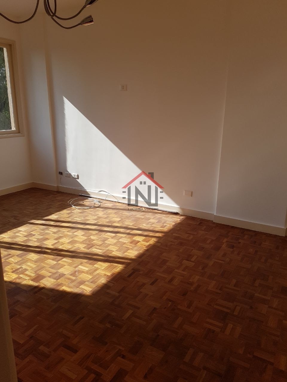 Apartamento à venda em São Paulo-SP no Jardim Paulista com 2 quartos, 1 suíte, 1 sala, 1 banheiro e 75m² de área.