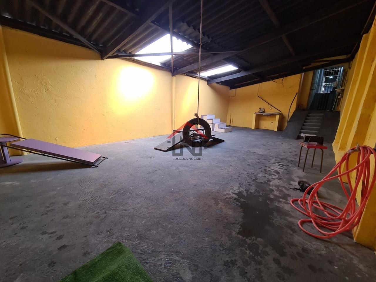 Galpão Industrial de Alto Padrão para Locação em Pinheiros, São Paulo-SP: 3 Banheiros, 370m² - Imperdível!