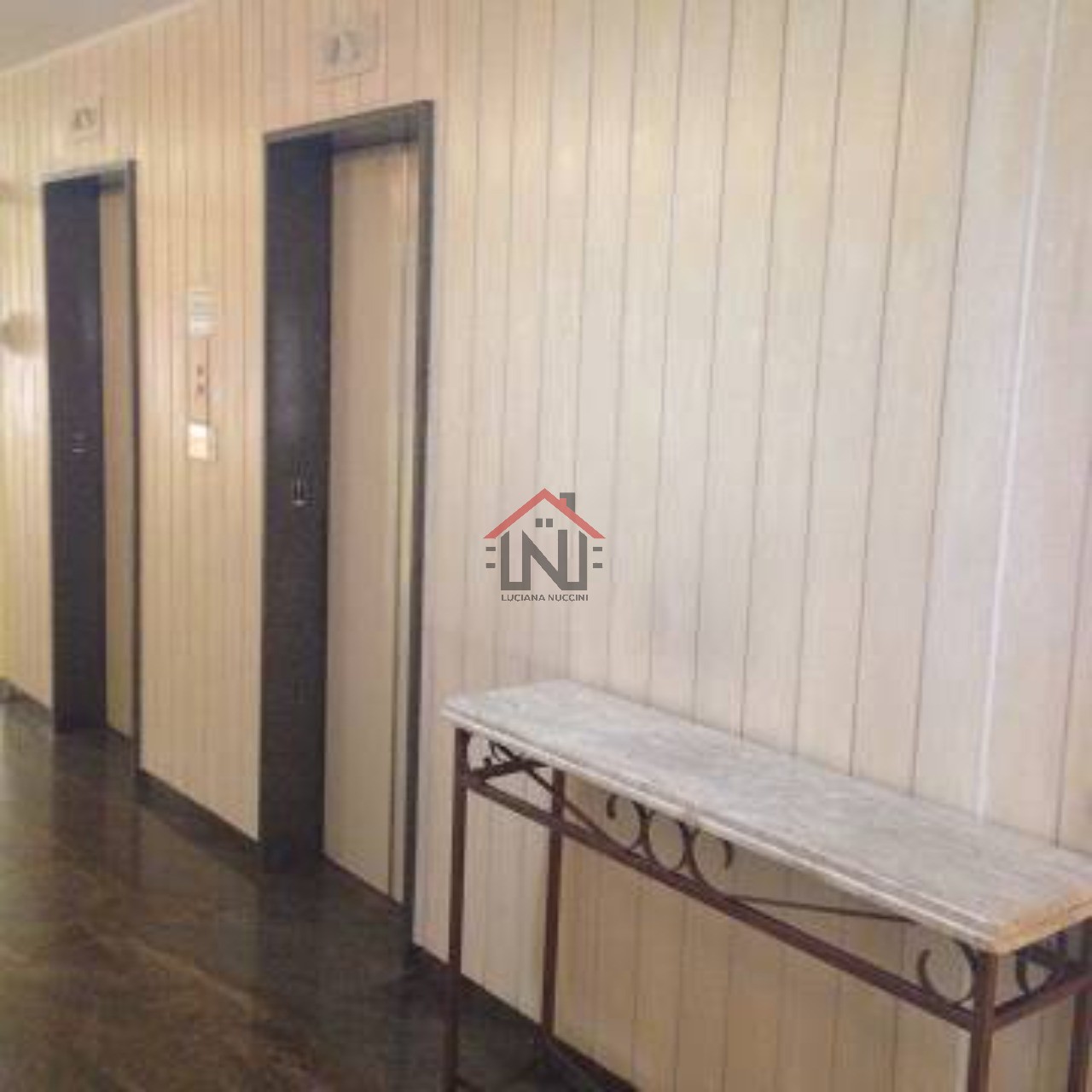 Conjunto Comercial de Luxo na Melhor Localização de São Paulo: 1 Sala, 2 Banheiros, 2 Vagas, 91m² no Paraíso!