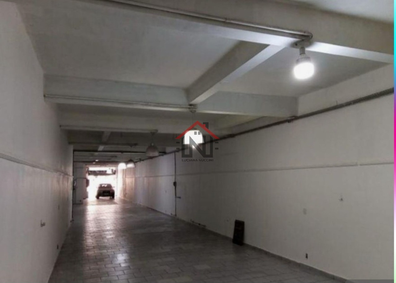 Galpão Comercial de Alto Padrão na Liberdade, São Paulo-SP: 1 Sala, 4 Banheiros, 206m² de Área!