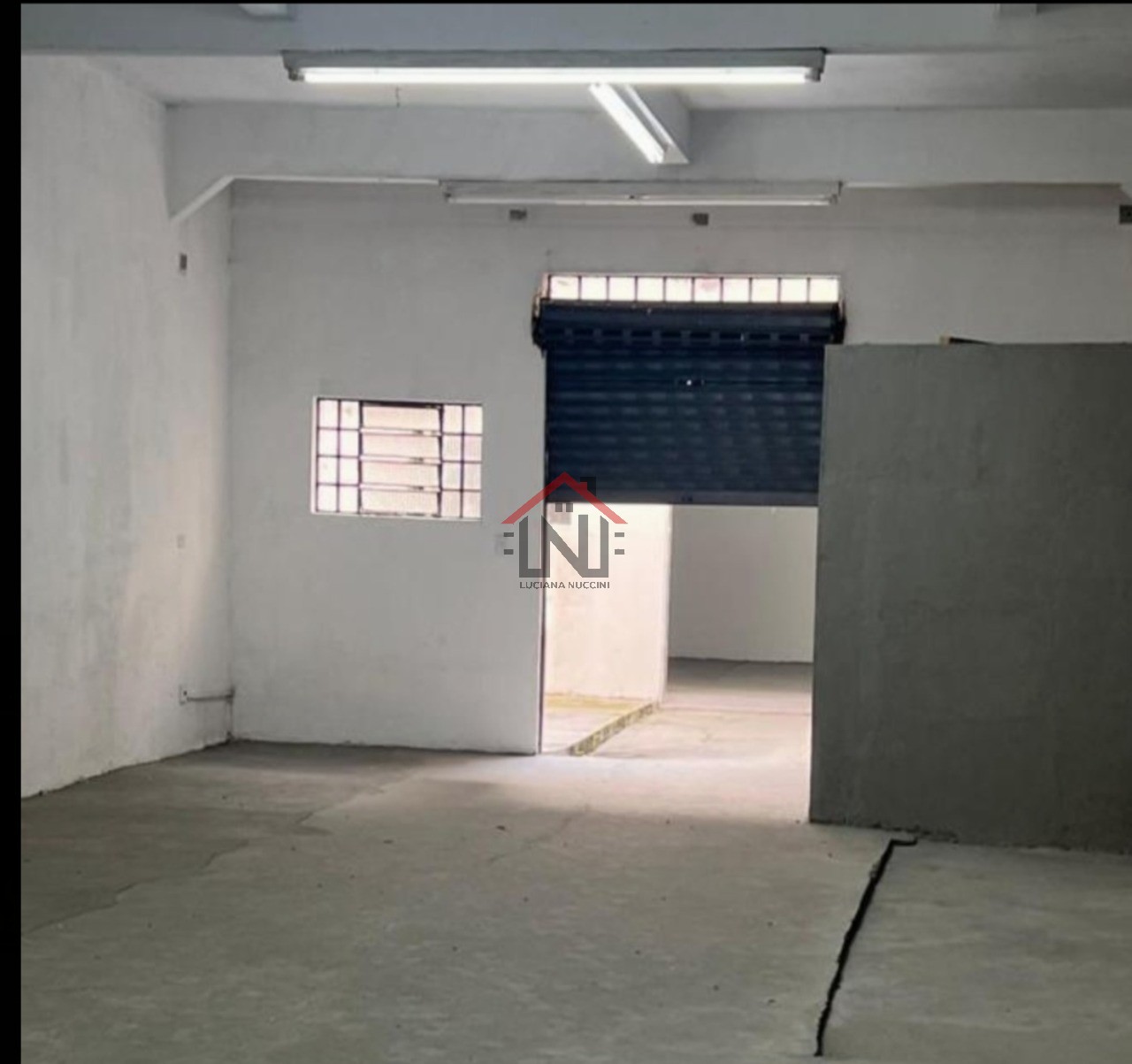 Aluguel de Galpão Comercial em São Paulo-SP, Bairro Catumbi: Sala, Banheiro e 250m² de Área!