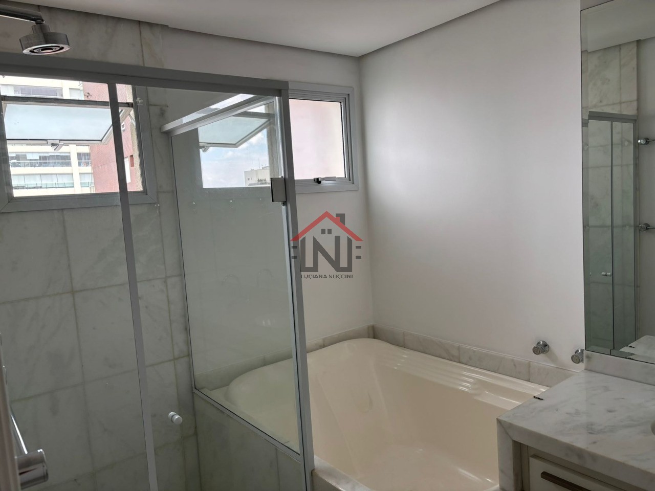 Apartamento Industrial de Luxo no Campo Belo - 4 Quartos, 4 Suítes, 6 Banheiros, 4 Vagas, 223m² - Venda ou Locação em SP