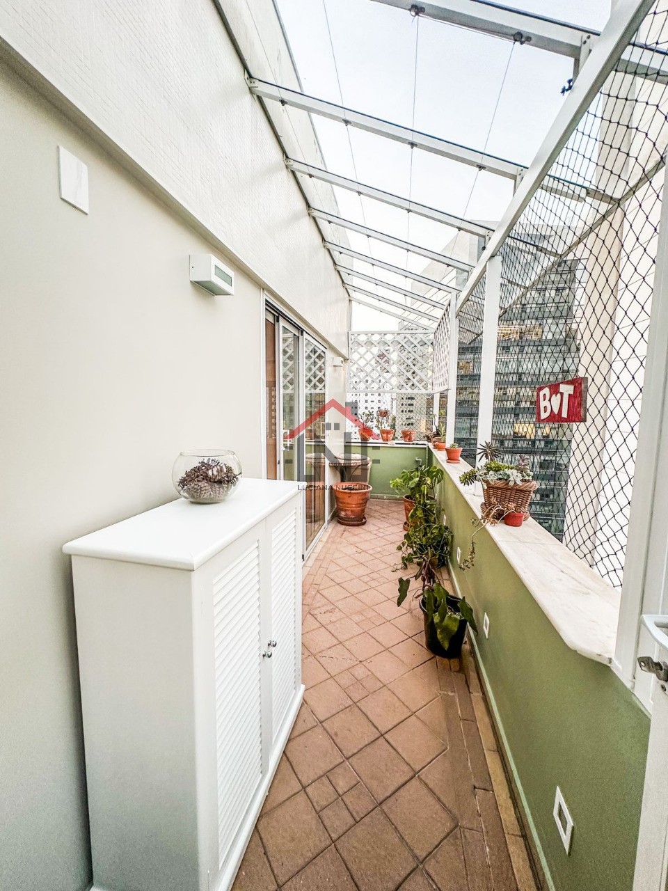 Imperdível apartamento à venda em São Paulo-SP, Itaim Bibi: 3 quartos, 2 suítes, 2 salas, 4 banheiros, 2 vagas, 130m².