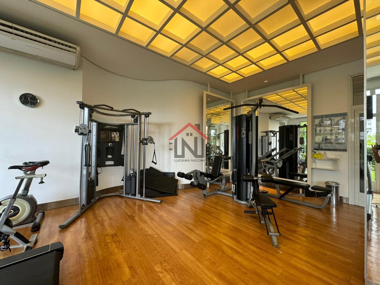 Apartamento Industrial de Luxo no Campo Belo - 4 Quartos, 4 Suítes, 6 Banheiros, 4 Vagas, 223m² - Venda ou Locação em SP
