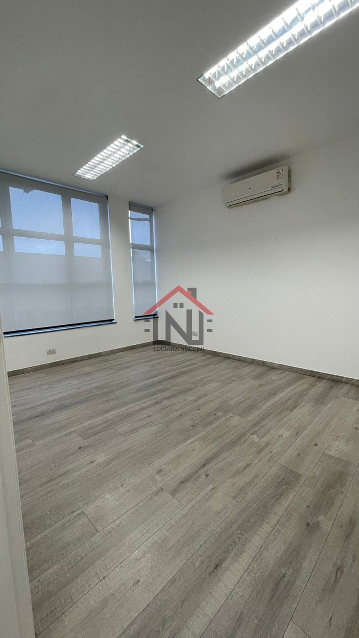 Conjunto Comercial à Venda ou Locação no Brooklin Paulista, São Paulo - 140m², 1 Sala, 1 Banheiro e 3 Vagas de Garagem