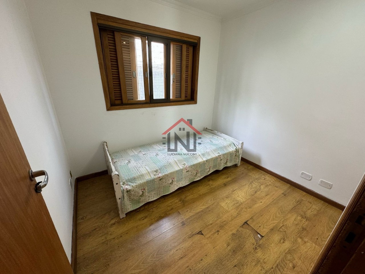 Imperdível Casa à Venda em Santo Amaro - São Paulo-SP: 4 Quartos, 2 Suítes, 1 Sala, 4 Banheiros, 2 Vagas de Garagem. Confira!