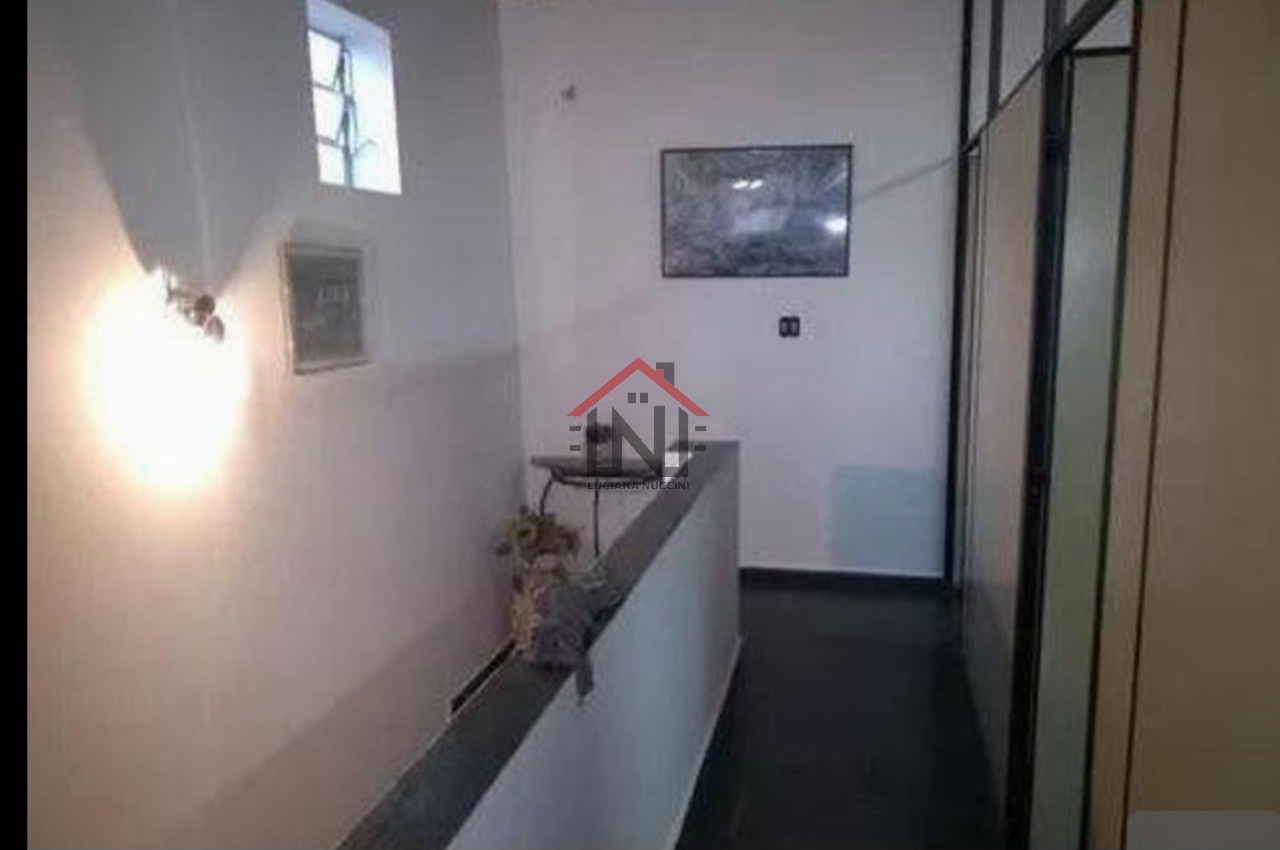 Galpão Comercial para Locação na Mooca, São Paulo-SP: 3 Salas, 2 Banheiros, 160m² de Área!