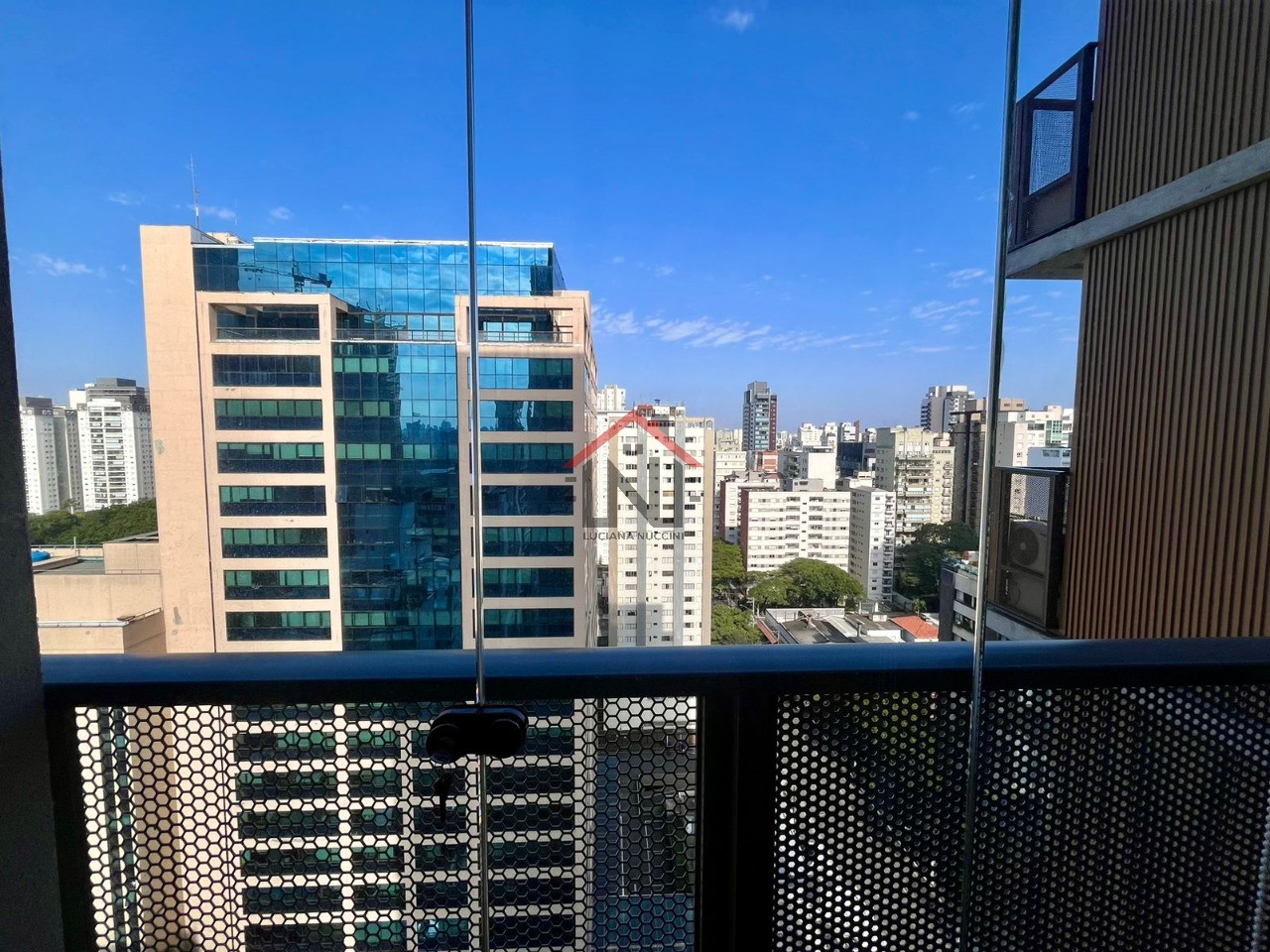 Aluguel de Sítio em Moema, São Paulo-SP: 1 quarto, 1 banheiro, 32m² de área. Venha conferir!