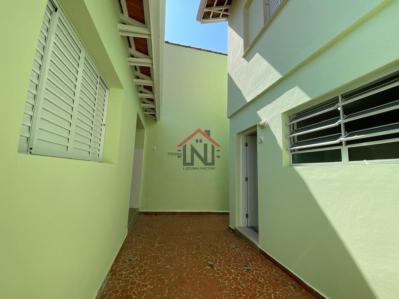 Casa para locação no Planalto Paulista, São Paulo-SP: 2 quartos, 1 sala, 2 banheiros, 1 vaga de garagem.