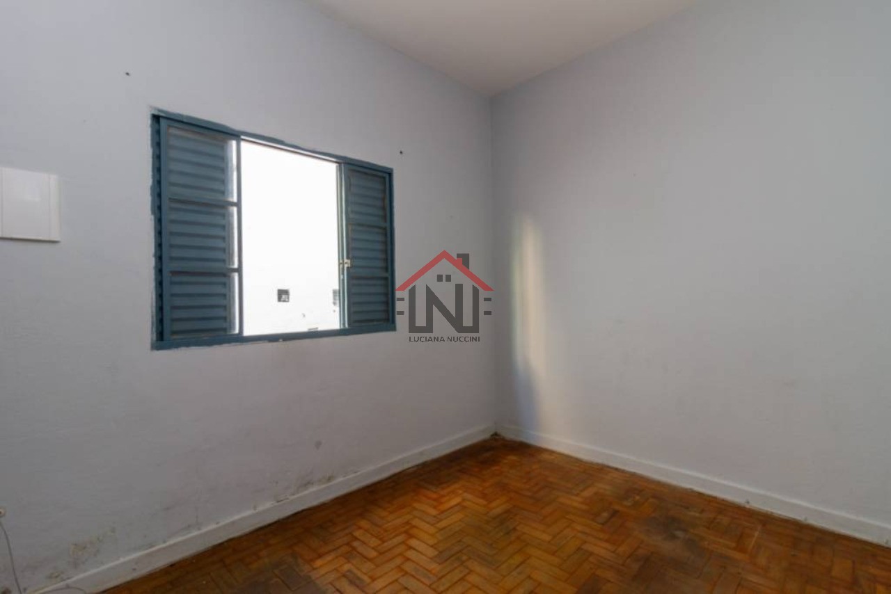 Casa à venda em Perdizes, São Paulo-SP: 3 quartos, 2 quintais, 2 banheiros, 3 vagas, 400m² de área. Aproveite!