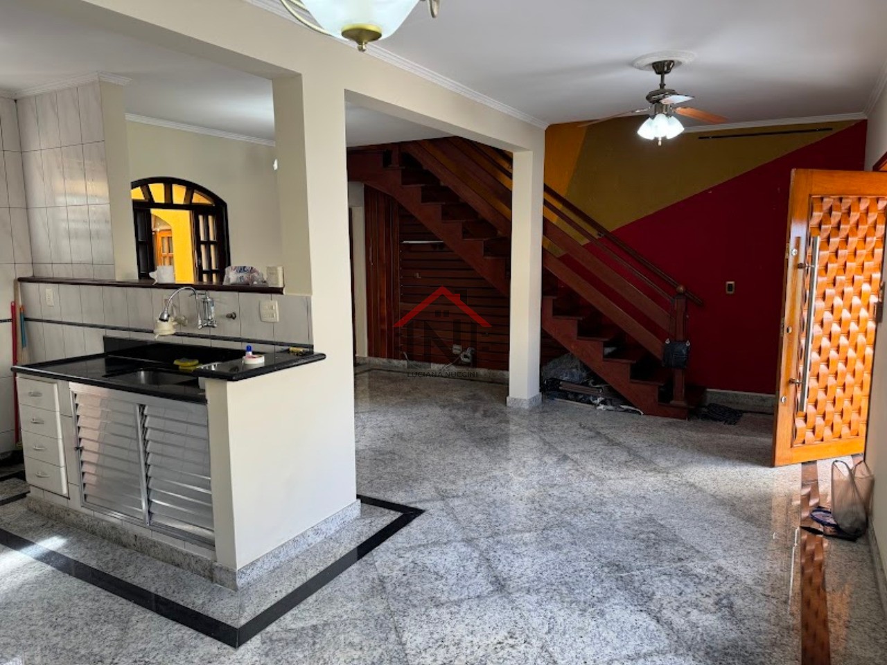 Casa à Venda em São Paulo-SP, Bela Vista: 3 Quartos, 1 Sala, 2 Banheiros, 1 Vaga de Garagem, 131m². Venha conhecer!