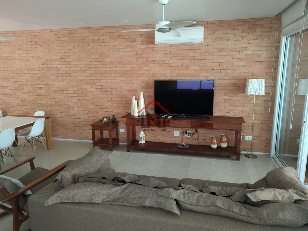 Imperdível! Casa em condomínio para locação na Praia de Boraceia, São Sebastião-SP: 4 quartos, 4 suítes, 1 sala, 6 banheiros, 3 vagas de garagem, 192m²