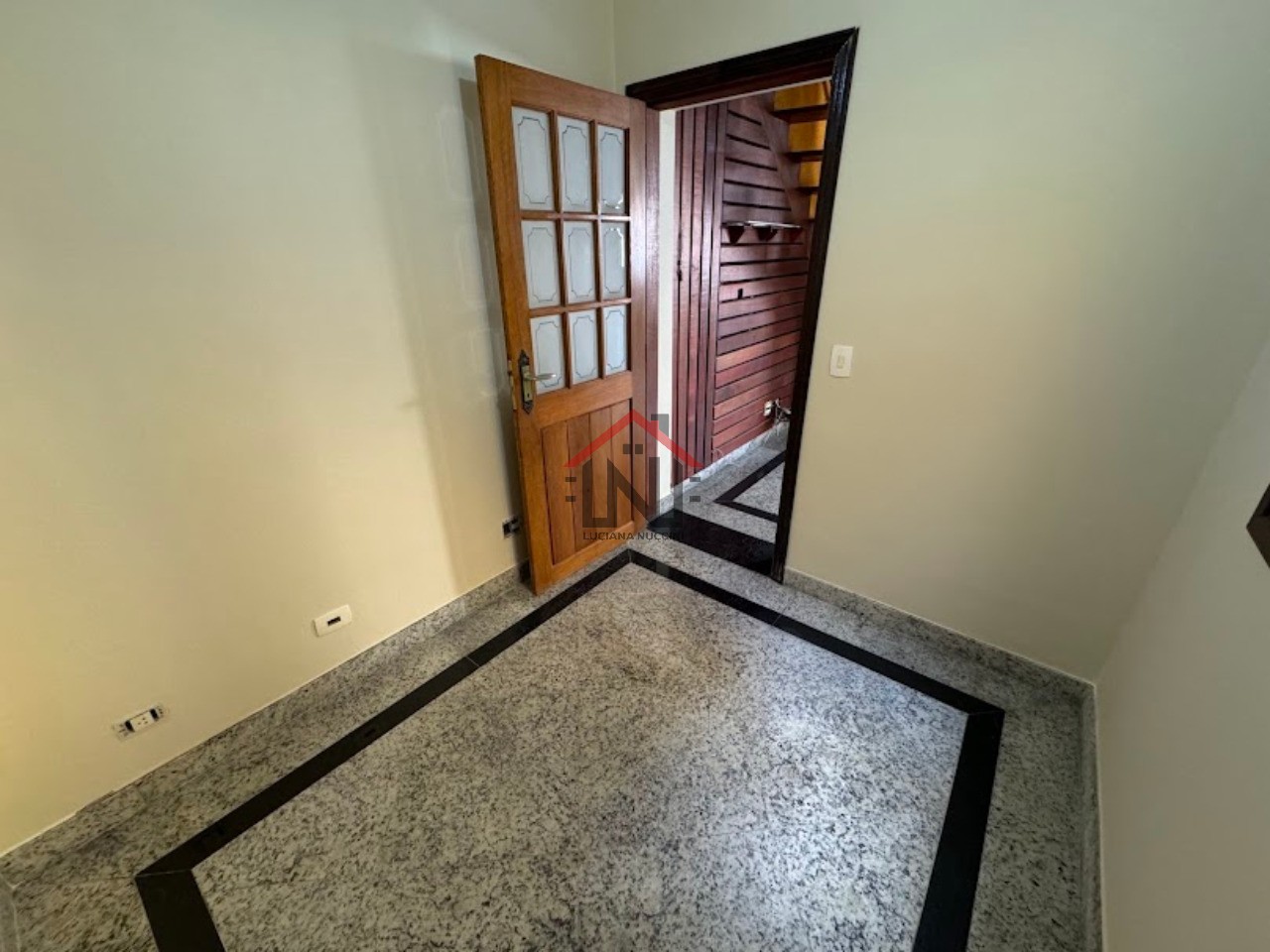 Casa à Venda em São Paulo-SP, Bela Vista: 3 Quartos, 1 Sala, 2 Banheiros, 1 Vaga de Garagem, 131m². Venha conhecer!