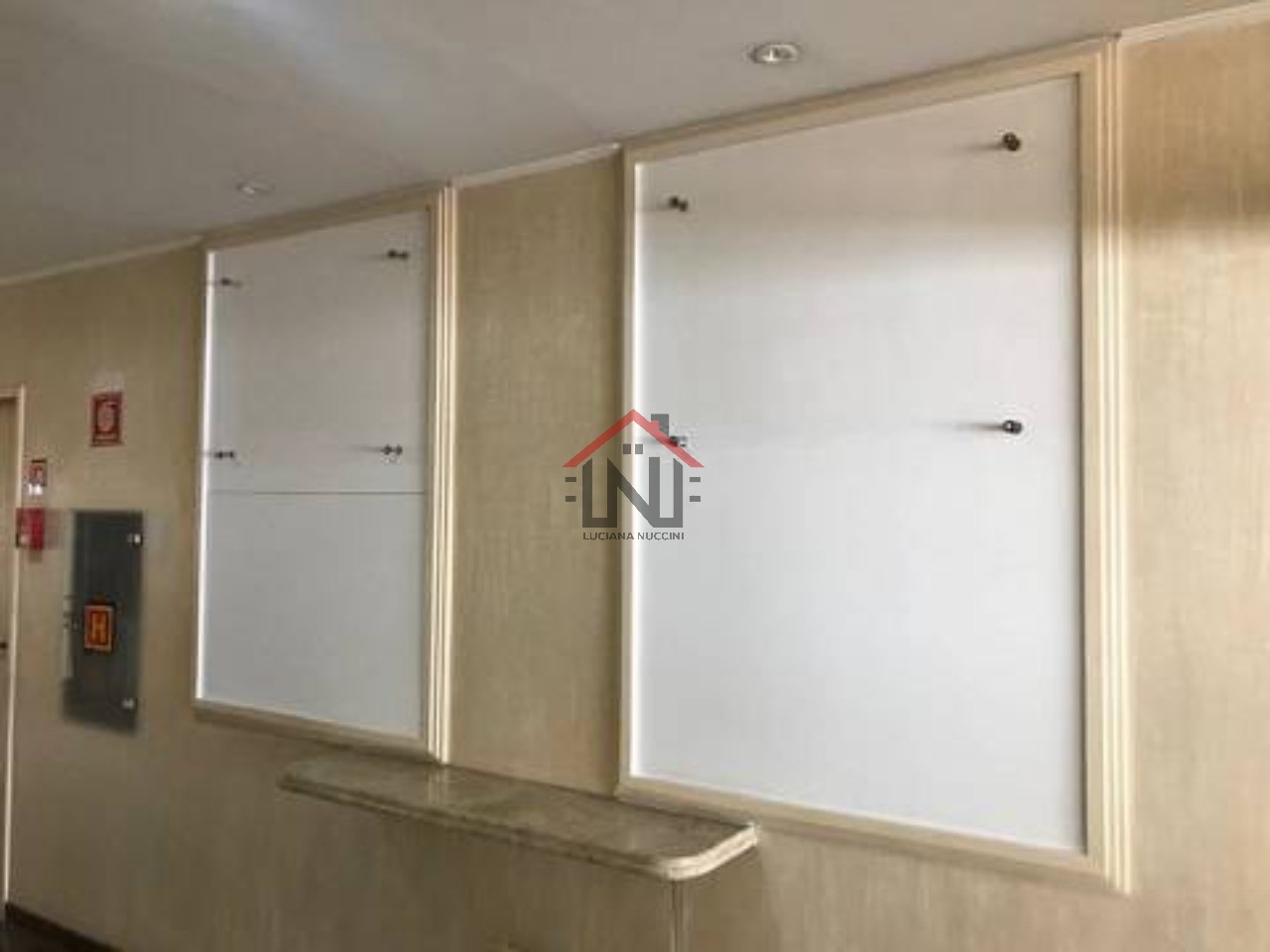 Conjunto Comercial de Luxo na Melhor Localização de São Paulo: 1 Sala, 2 Banheiros, 2 Vagas, 91m² no Paraíso!