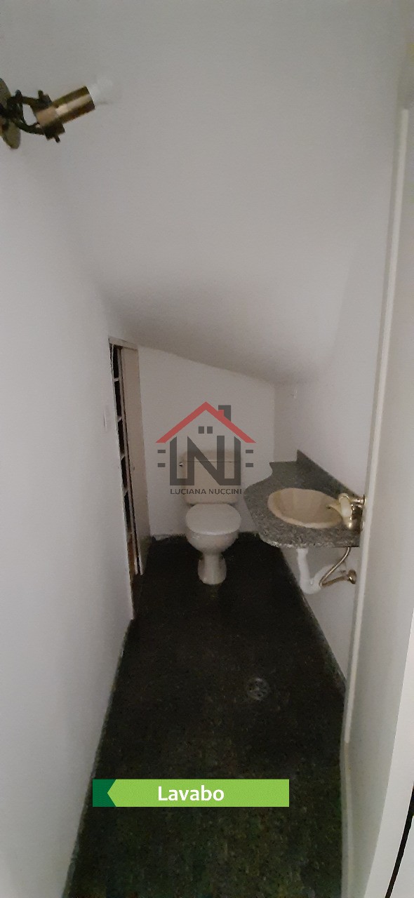Confira esta incrível casa à venda na Vila Monumento, São Paulo-SP: 2 quartos, sala, 2 banheiros, 2 vagas de garagem, 200m².