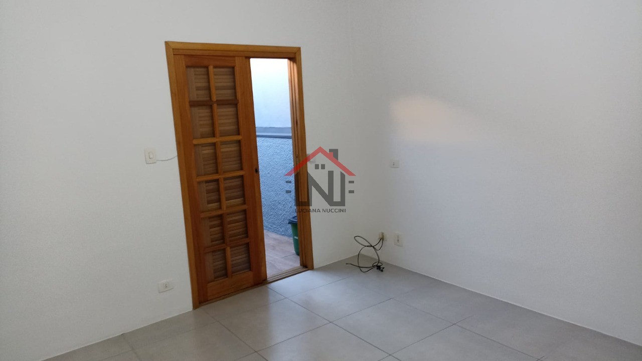 Excelente oportunidade: Casa à venda ou locação em São Paulo-SP, Indianópolis, com 3 quartos, 1 suíte, 2 salas, 2 banheiros, 1 vaga de garagem e 120m².