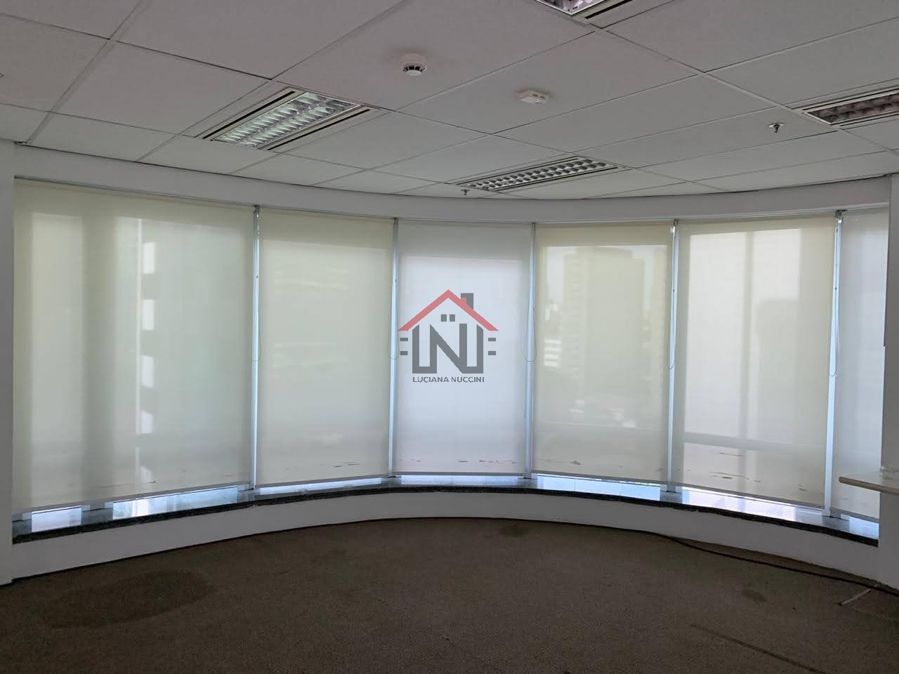 Conjunto Comercial para Locação na Cidade Monções, São Paulo-SP: 1 Sala, 1 Banheiro, 10 Vagas de Garagem, 330,73m².