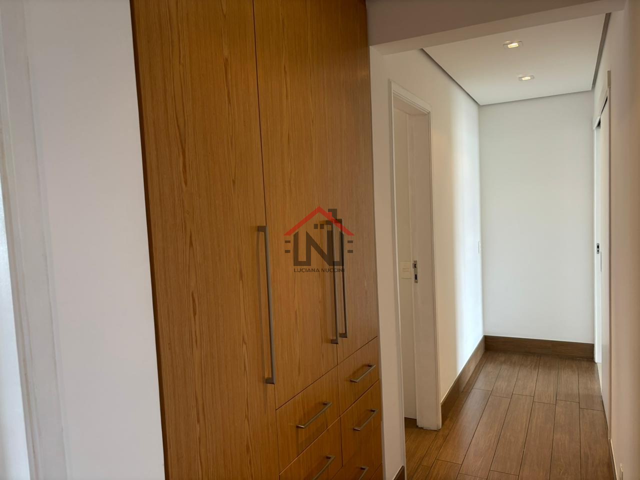 Apartamento Industrial de Luxo no Campo Belo - 4 Quartos, 4 Suítes, 6 Banheiros, 4 Vagas, 223m² - Venda ou Locação em SP