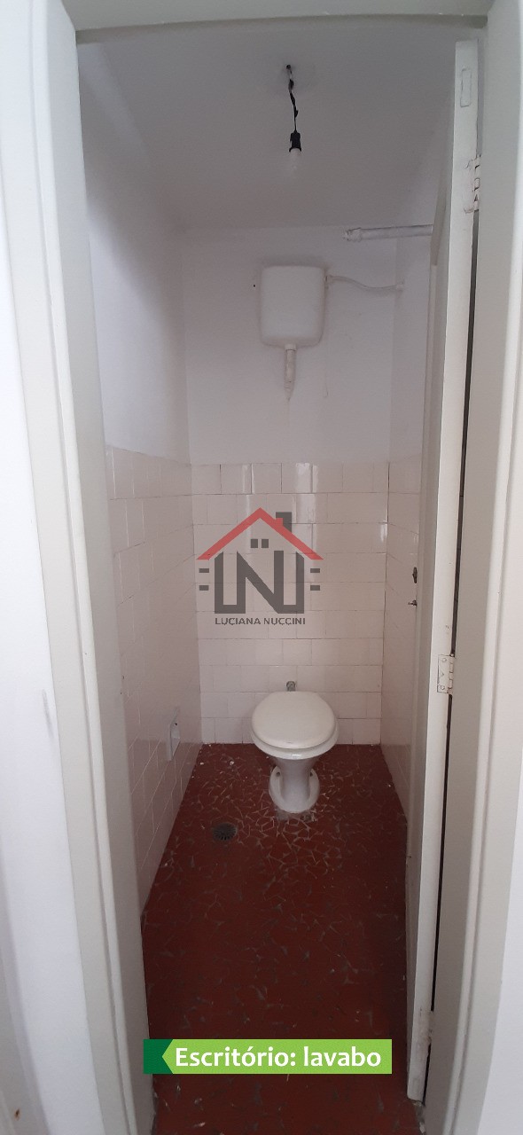 Confira esta incrível casa à venda na Vila Monumento, São Paulo-SP: 2 quartos, sala, 2 banheiros, 2 vagas de garagem, 200m².