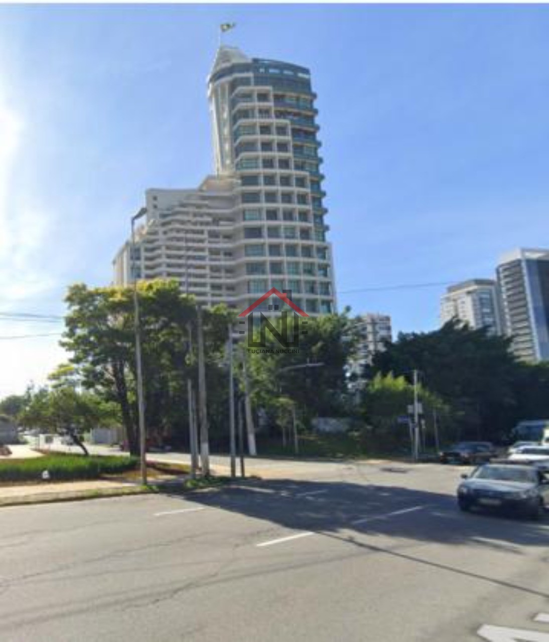 Conjunto Comercial de Alto Padrão na Cidade Monções, São Paulo - 1 Sala, 2 Banheiros, 195,26 m² de Área